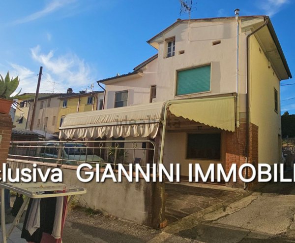 casa indipendente in vendita a Capannori in zona Segromigno in Monte