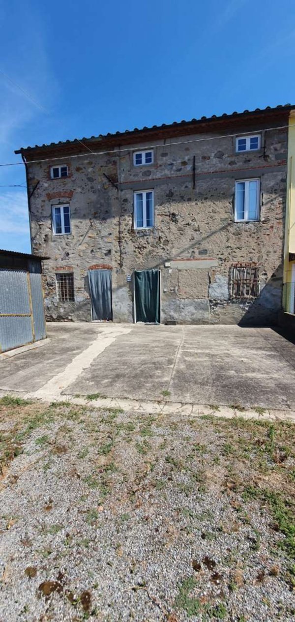 intera palazzina in vendita a Capannori