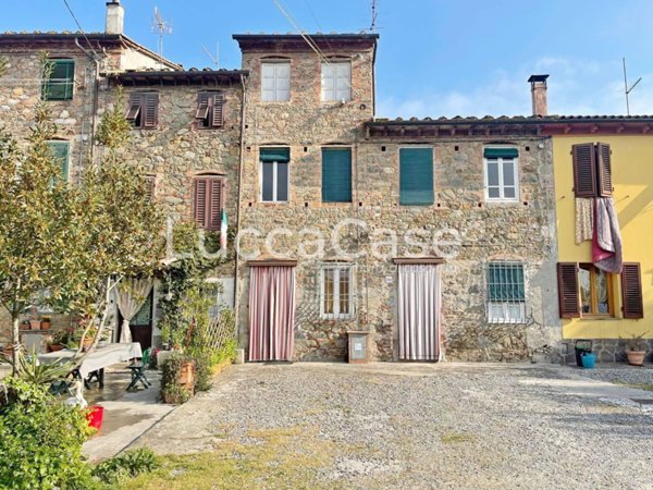 intera palazzina in vendita a Capannori