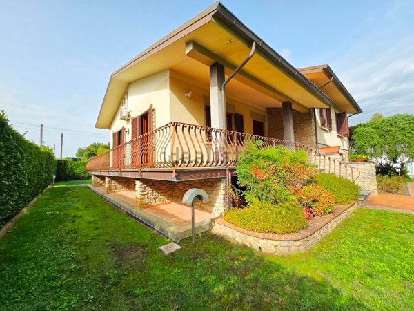 casa indipendente in vendita a Capannori