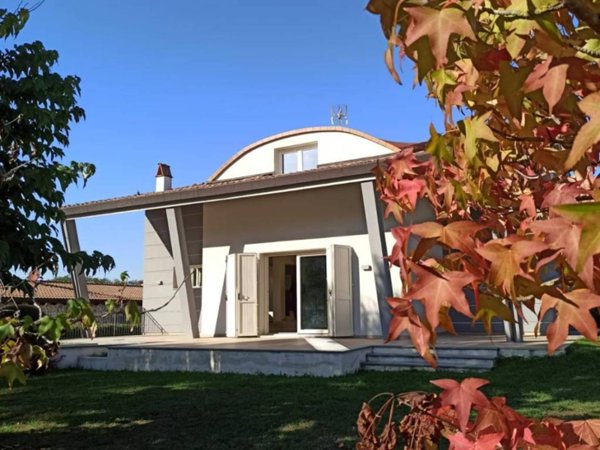 casa indipendente in vendita a Capannori in zona Guamo