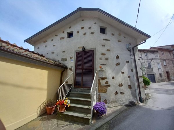 casa indipendente in vendita a Capannori