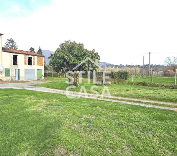 casale in vendita a Capannori in zona Marlia