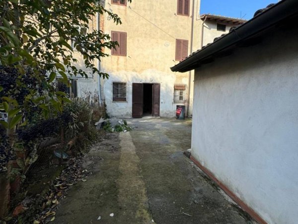 casa indipendente in vendita a Capannori in zona Lunata