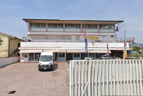 locale commerciale in vendita a Capannori