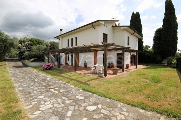 casa indipendente in vendita a Capannori in zona Marlia