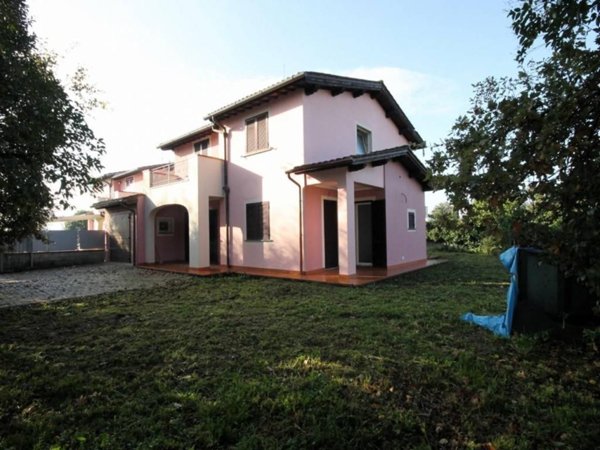 casa indipendente in vendita a Capannori in zona Lammari
