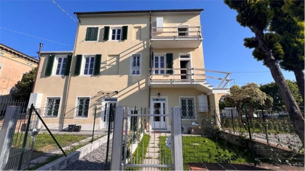 appartamento in vendita a Capannori in zona Lunata
