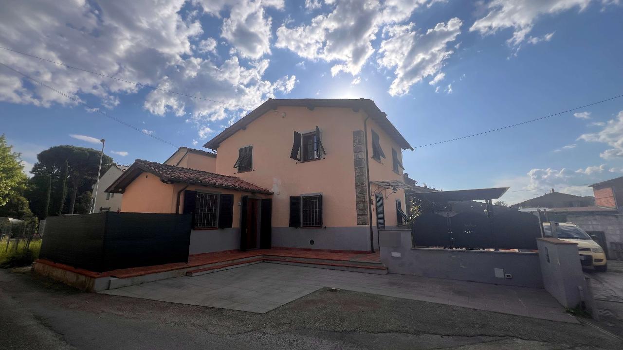 casa indipendente in vendita a Capannori in zona Lammari