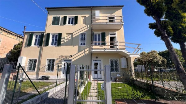 appartamento in vendita a Capannori in zona Lunata
