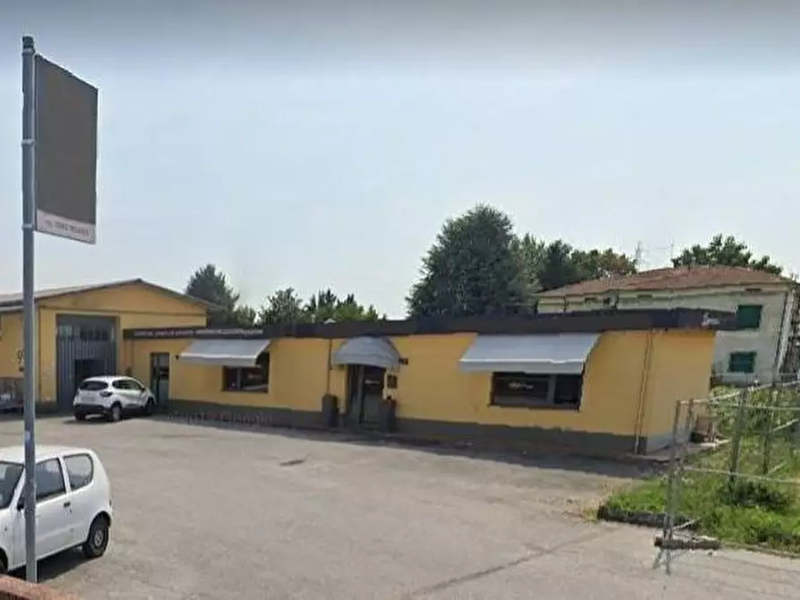 ufficio in vendita a Capannori in zona Lammari