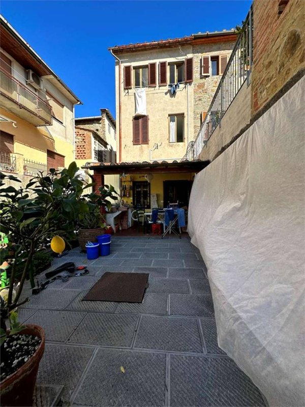 casa indipendente in vendita a Capannori in zona Segromigno in Monte