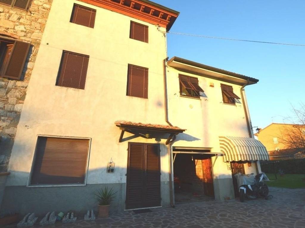 casa indipendente in vendita a Capannori in zona Lammari