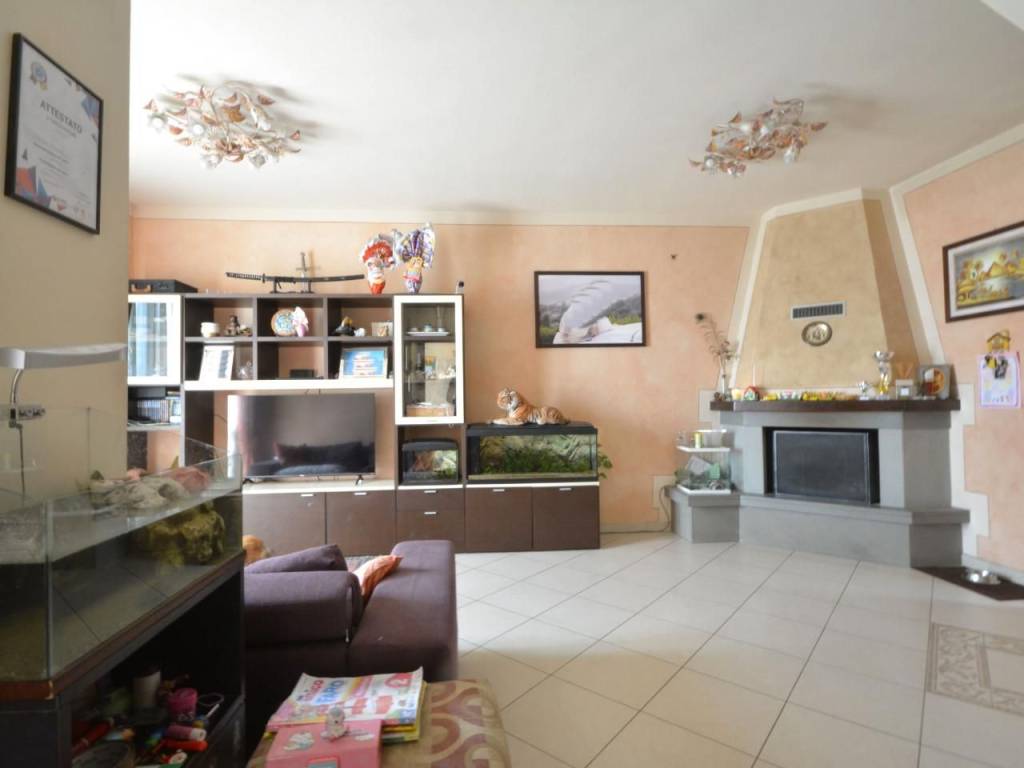 casa indipendente in vendita a Capannori in zona Segromigno in Monte
