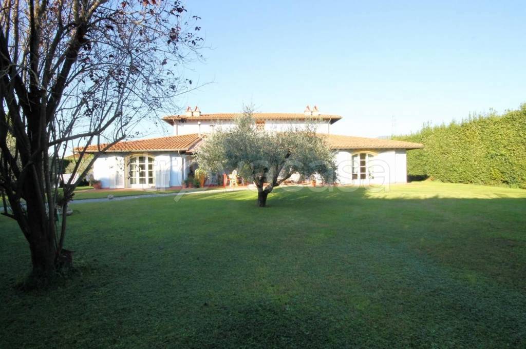 casa indipendente in vendita a Capannori in zona Lammari