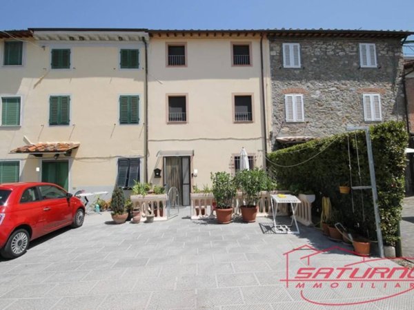 casa indipendente in vendita a Capannori in zona Marlia