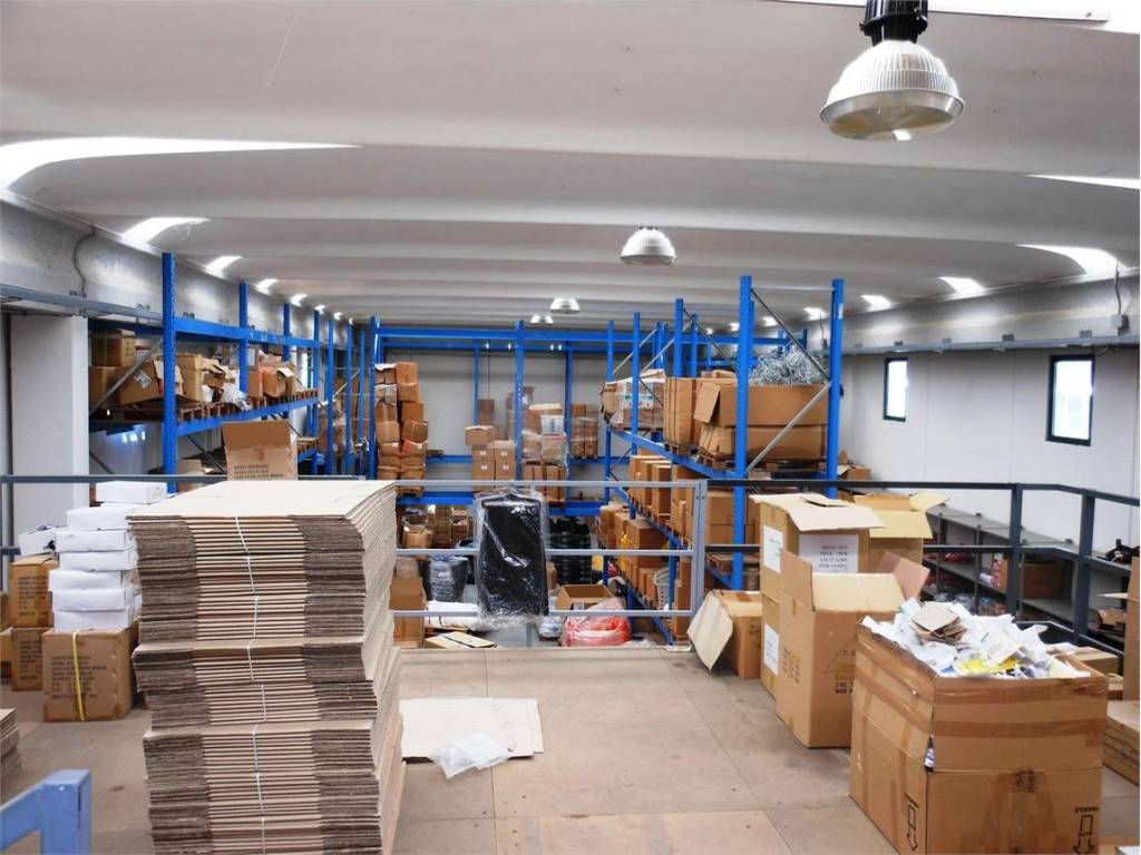 locale commerciale in vendita a Capannori