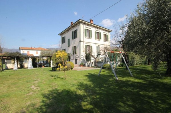 casa indipendente in vendita a Capannori in zona Marlia