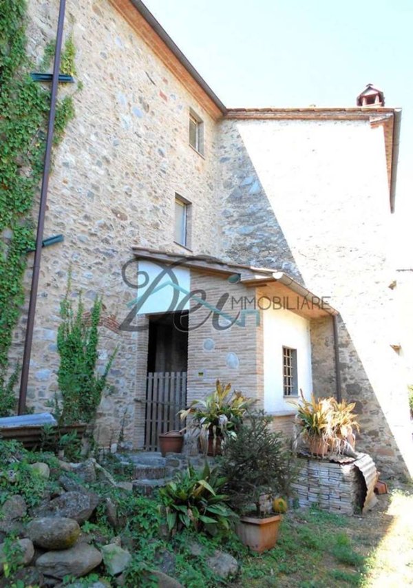 casa indipendente in vendita a Capannori in zona Lunata