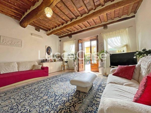 casa indipendente in vendita a Capannori in zona Marlia