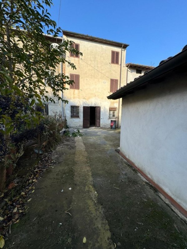 appartamento in vendita a Capannori in zona Lunata