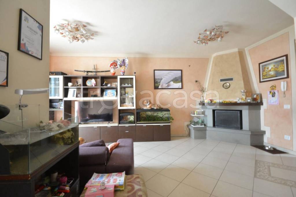 casa indipendente in vendita a Capannori in zona Segromigno in Monte