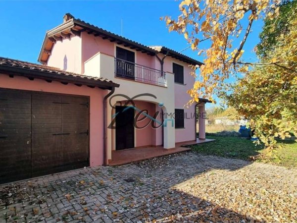 casa indipendente in vendita a Capannori in zona Lammari