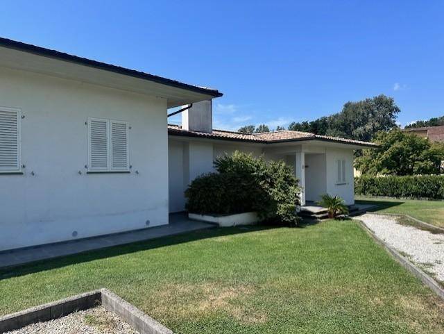 casa indipendente in vendita a Capannori in zona Marlia