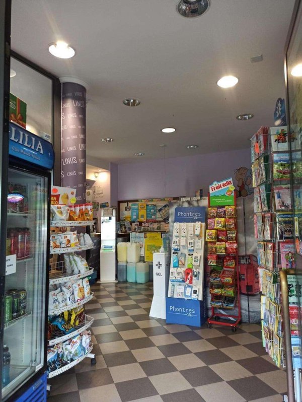 negozio in vendita a Capannori in zona Segromigno in Monte
