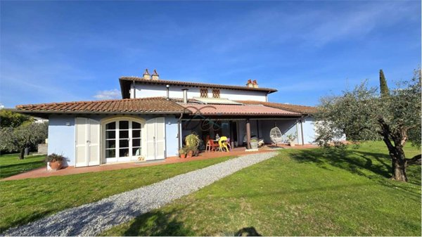 casa indipendente in vendita a Capannori in zona Lunata
