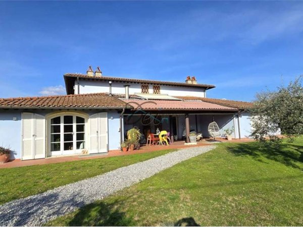 casa indipendente in vendita a Capannori in zona Lunata