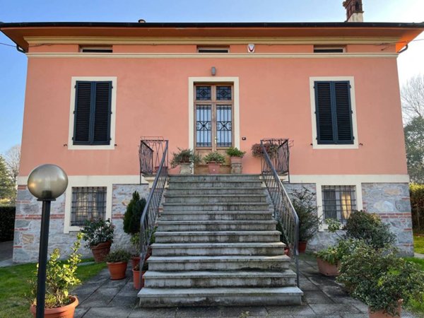 casa indipendente in vendita a Capannori in zona Carraia