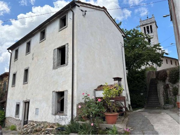 casa indipendente in vendita a Capannori