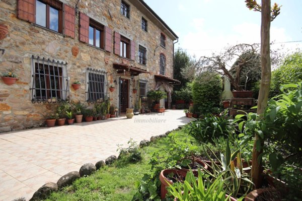 casa indipendente in vendita a Capannori