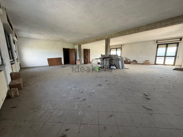 locale di sgombero in vendita a Capannori in zona Santa Margherita