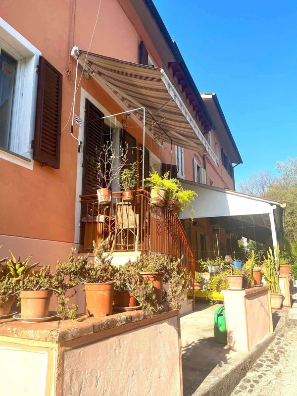 casa indipendente in vendita a Capannori in zona Carraia