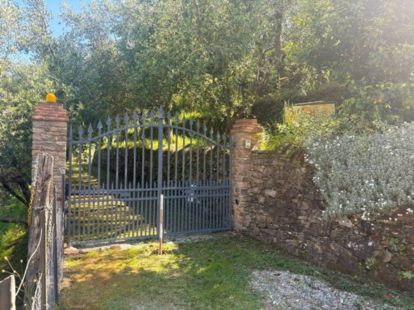 casa indipendente in vendita a Capannori in zona Vorno