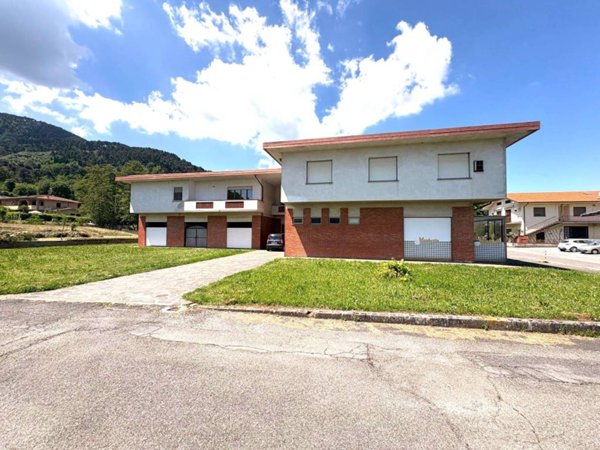 casa indipendente in vendita a Capannori in zona Castelvecchio di Compito