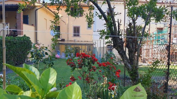 casa indipendente in vendita a Capannori in zona Vorno