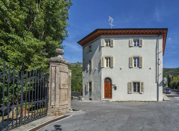 casa indipendente in vendita a Capannori in zona Vorno