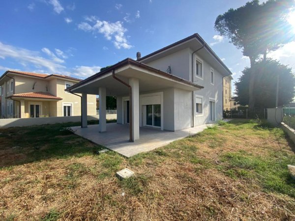 casa indipendente in vendita a Capannori in zona Lunata