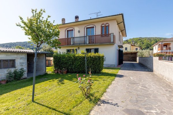 casa indipendente in vendita a Capannori