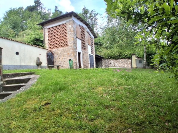casa indipendente in vendita a Capannori