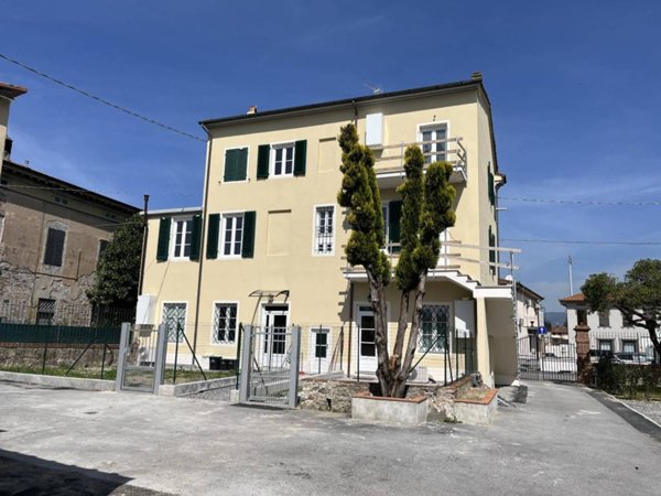 appartamento in vendita a Capannori in zona Lunata
