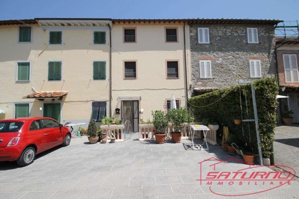 casa indipendente in vendita a Capannori in zona Marlia