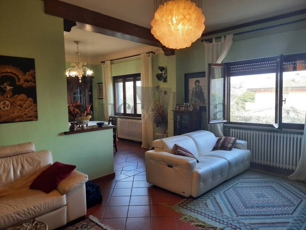 casa indipendente in vendita a Capannori in zona Castelvecchio di Compito