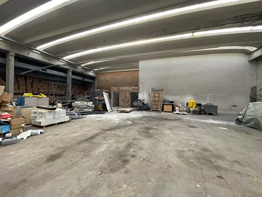 capannone in vendita a Capannori in zona Santa Margherita