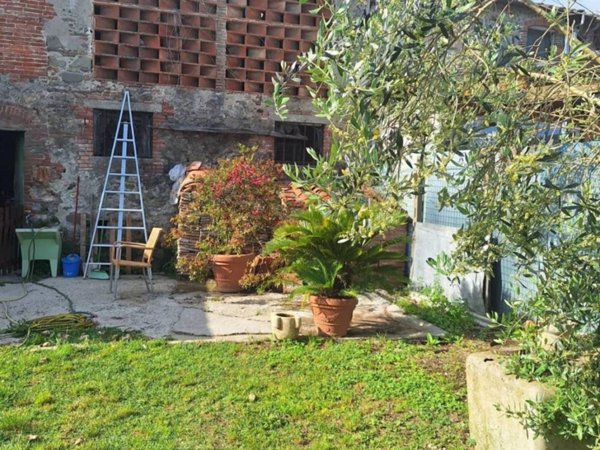 casa indipendente in vendita a Capannori