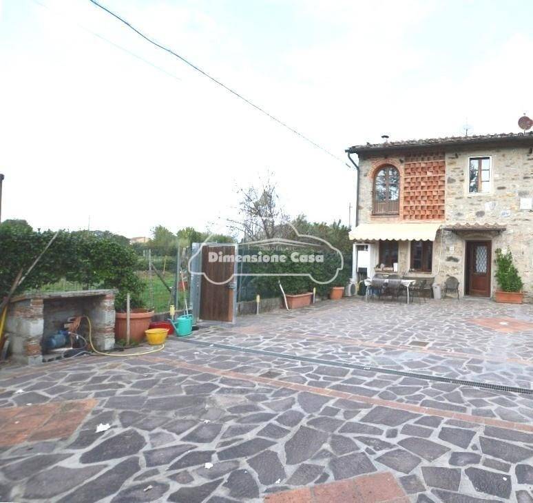 casa indipendente in vendita a Capannori