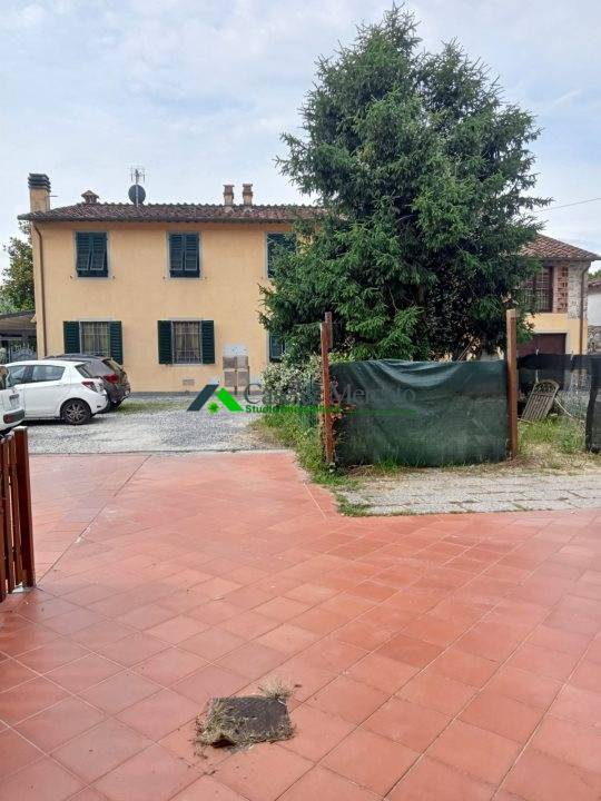 casa indipendente in vendita a Capannori in zona Marlia